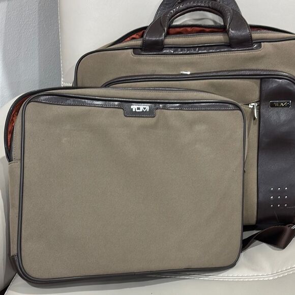 Tumi LXT rare Green and Brown Men's Bag - Picture 5 of 9